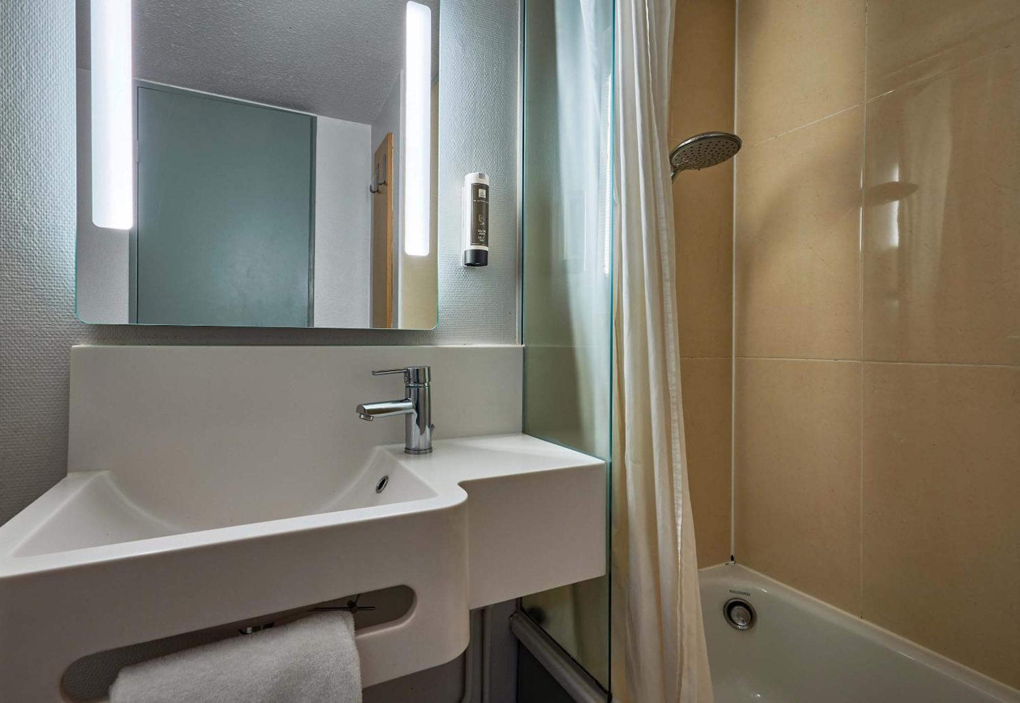 B&B Hotel Cherbourg Hotel Cherbourg-en-Cotentin
