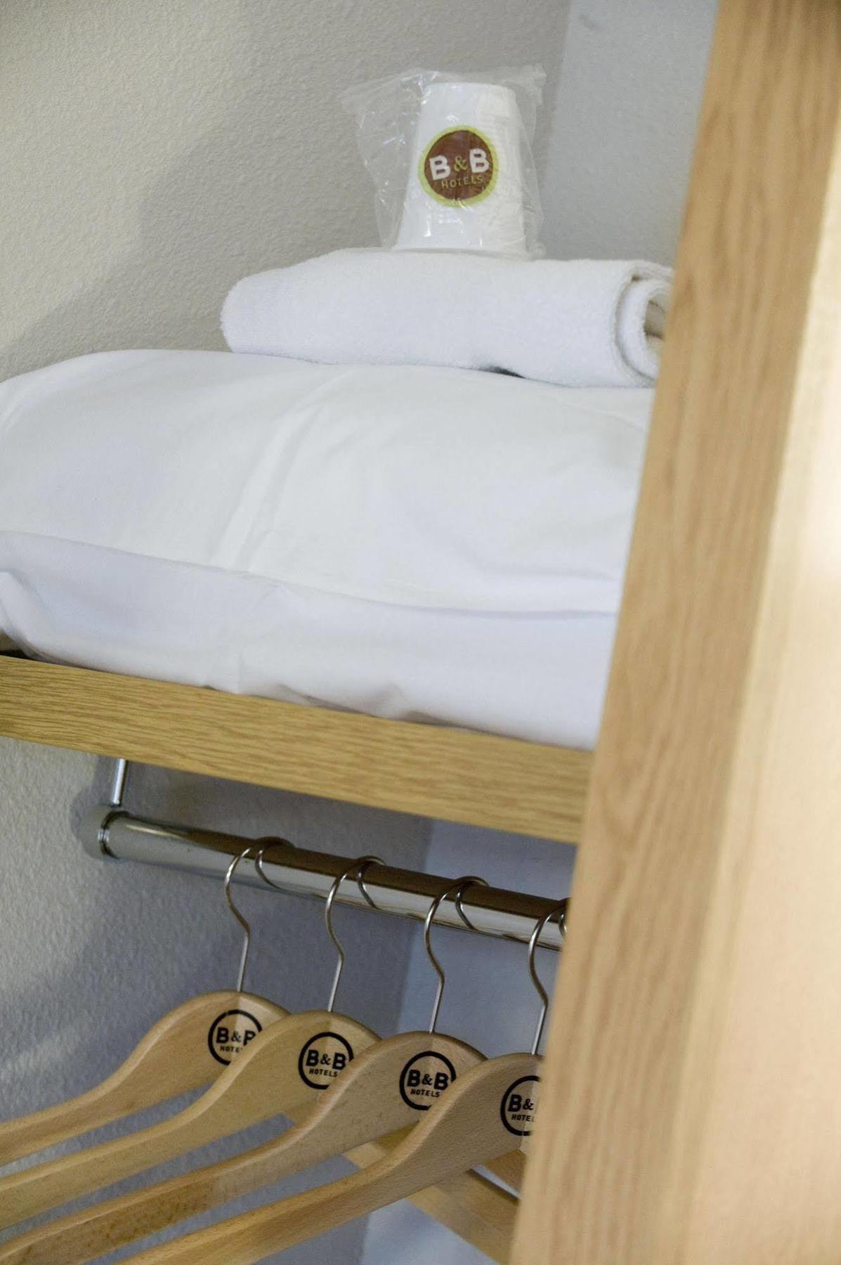 B&B HOTEL Cherbourg Hotel 2*